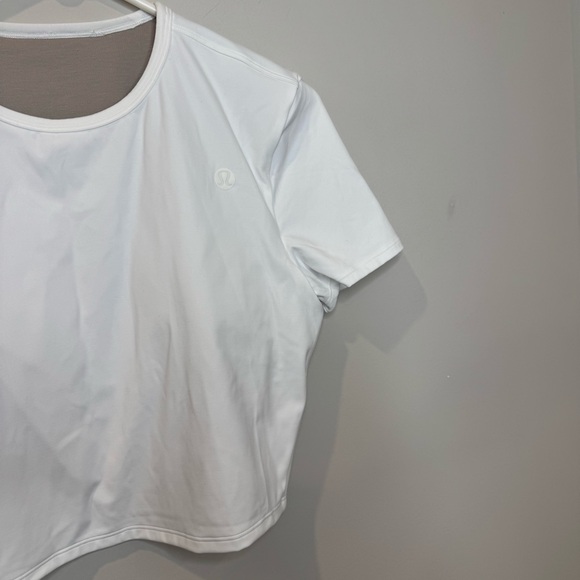Women’s Lululemon Tight Fit Cropped Shelf Bra Tshirt White Large - Picture 5 of 10